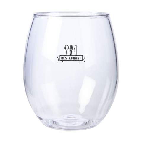 Verre ballon à eau/vin en plastique, de la margue HappyGlass. Fait en transparant copolyester Tritan sans BPA (matière synthétique). Pratiquement incassable, léger. Parfait pour une utilisation lors d'événements sportifs, festivals ou concerts où les boissons sont habituellement servies dans des verres en plastique à usage unique. Ce verre de qualité convient pour un usage multiple. Ce produit passe au lave-vaisselle. Le lavage à la main est recommandé pour préserver l’impression. Capacité 400 ml.