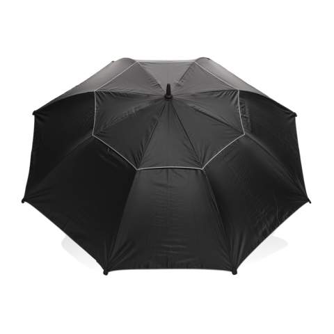 Parapluie Hurricane conçu pour résister aux conditions météorologiques difficiles, grâce à son panneau double couche de 27 pouces et à son tissu imperméable. Avec sa construction durable et ses caractéristiques pratiques, le parapluie Hurricane est un choix fiable par temps pluvieux et orageux. Ouverture et fermeture manuelles. Le parapluie offre une protection UPF50+ également. Avec le traceur AWARE™ qui valide l'utilisation authentique de matériaux recyclés. 2% des recettes de chaque produit Aware™ vendu seront reversés à Water.org. Modèle déposé®.<br /><br />UmbrellaMechanism: Ouvrir/fermer manuellement<br />IsStormproof: true
