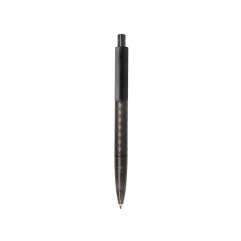 Le stylo X3 en plastique PC recyclé certifié GRS givré allie durabilité et fonctionnalité. Fabriqué à partir de 84 % de plastique PC recyclé certifié GRS, ainsi que le capuchon, le clip, la pointe et le corps avec un revêtement givré, ce stylo est conçu à la fois pour l'écoconscience et le style. Il est équipé d'une encre bleue Dokumental qui permet une écriture fluide jusqu'à 1200 mètres avec une largeur d'écriture de 1,0 mm. Le mécanisme à clic permet une utilisation facile, tandis que le logo de recyclage RPC sous le piston indique ses origines durables.