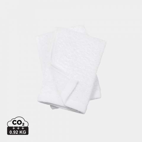 A towel set with 68% cotton and 32% Tencel. Tencel is a natural fibre obtained from certified forests. The process is as energy and chemically efficient as is currently possible. This blend produces a cool, soft and durable fabric with a solid feel, and, on account of the Tencel blend, it has excellent absorbency. The cotton used for this product range is BCI certified; BCI is an initiative designed to help cotton farmers transform their farming methods from conventional to more sustainable farming. Produced in a colour scheme of earth tones in a variety of sizes.
