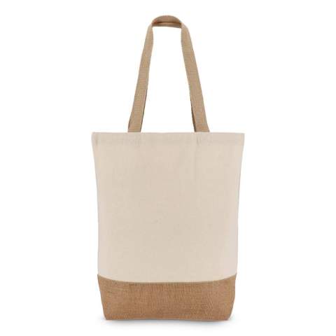 Strapazierfähige Tasche mit Vorder- und Rückwand aus Baumwoll-Canvas und Bodenfalte aus Jute - alles 320 g/m². Oeko-Tex® zertifiziert für sichere, geprüfte Materialien. Eine praktische und stilvolle Option für den Einzelhandel, Veranstaltungen oder den täglichen Gebrauch.
