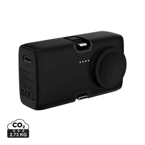 De San Diego is een lichte maar krachtige  20Wpowerbank van 5000 mAh. Met dubbele snelle oplaadopties kun je opnieuw opladen via de geïntegreerde iOS-connector (voor iPhone 14 en ouder). Laadt je telefoon op zonder dat je kabels hoeft mee te nemen! Je kunt zelfs twee apparaten tegelijkertijd opladen. Alle uitgangen bieden ultrasnel 20W opladen om tot 50% op te laden in minder dan 30 minuten. Inclusief een USB-C input om de powerbank snel op te laden. Het wordt geleverd met een geïntegreerde horlogelader om alle recente Apple Watch-modellen op te laden. Het beschikt ook over een geïntegreerde standaard om je telefoon op te laden terwijl je films kijkt of naar muziek luistert. Gemaakt van RCS gerecycled ABS en gerecycled PC, bedraagt het totale gerecyclede gehalte 24% op basis van het totale gewicht van het artikel. PVC-vrij en verpakt in een doos met verminderd plastic gebruik.<br /><br />PowerbankCapacity: 5000<br />PVC free: true