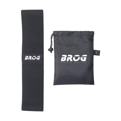 Widerstandsband (37 cm) aus bequemem und strapazierfähigem Textil (Polyamin, Elasthan und Polyester). Zur Stärkung verschiedener Muskelgruppen. Widerstand ca. 45 kg/99 lbs. Wird einzeln in einem RPET-Polyester Beutel geliefert.