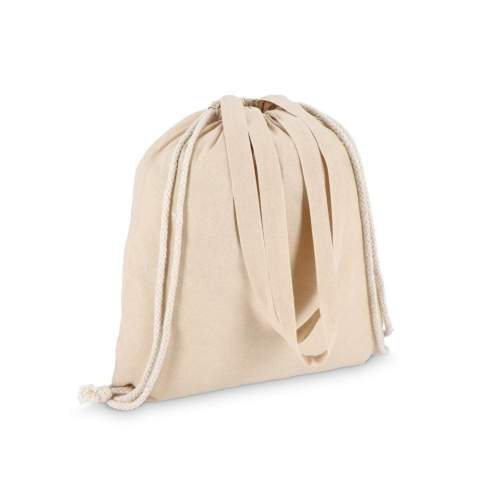 Klassische Tragetasche aus 140 g/m² Baumwolle mit langen Griffen und zusätzlichem Kordelzugverschluss für zusätzliche Vielseitigkeit. Kann wie eine Standardtasche getragen oder wie ein Kordelzugbeutel gesichert werden. Oeko-Tex®-zertifiziert. Ideal für den täglichen Gebrauch, als Werbegeschenk oder für Aktionen im Einzelhandel.

