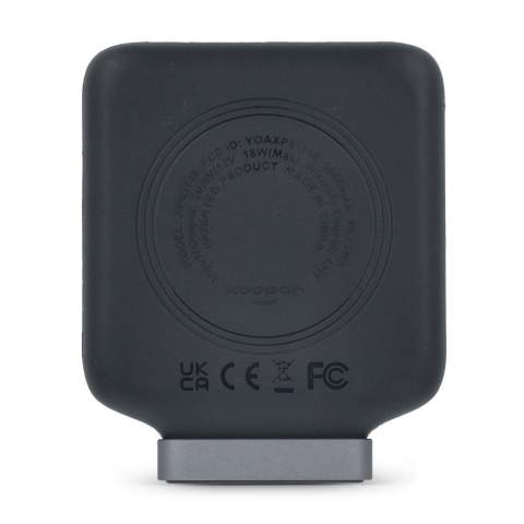 Le Xoopar Ine Oda est un élégant powerbank de 5000 mAh avec MagSafe. Il offre une charge sans fil de 15 W et une charge filaire de 18 W avec Power Delivery pour une utilisation rapide et efficace. Compact, puissant et respectueux de l'environnement : parfait pour les déplacements.