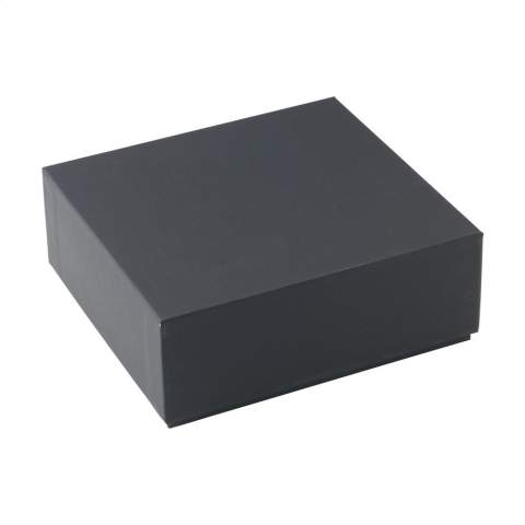 Geschenkset: • Kompakte Powerbank 4000 mAh mit Gehäuse aus Bambus und beleuchteter Batterieanzeige. • Wiederaufladbarer kabelloser ABS-Mini-Lautsprecher (Bluetooth Version 4.1) mit Gehäuse aus Bambus und hervorragender Klangwiedergabe. Inklusive Zubehör, wiederaufladbarem Akku und Gebrauchsanweisung. Pro Set im Karton.