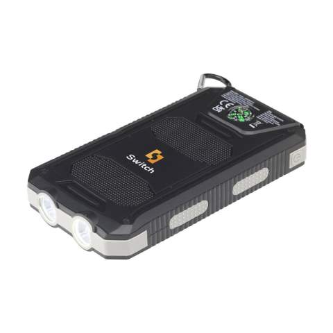 Stoere outdoor solar 8.000 mAh powerbank met een behuizing van gerecycled ABS met beschermende siliconen stootranden op de hoeken. Voorzien van een solar panel, geïntegreerd kompas, LED indicatielampjes, LED zaklamp en karabijnhaak. Spatwaterdicht en stofbestendig. Geschikt voor het opladen van de meest gangbare smartphones en andere devices. Input: Type-C DC5V/2.1A. Output: Type-C DC5V/2.1A. 1 x USB-A poort en 2 x USB-C poort. Input solar: 200 mAh. Oplaadtijd op zonneenergie ca. 40 uur. Zowel via het stroomnet als via het zonnepaneel op te laden. De ideale, veelzijdige oplader voor buitenactiviteiten. Inclusief USB-C/USB-C oplaadkabel en gebruiksaanwijzing. RCS-gecertificeerd. Totaal gerecycled materiaal 17%. Per stuk in doosje.