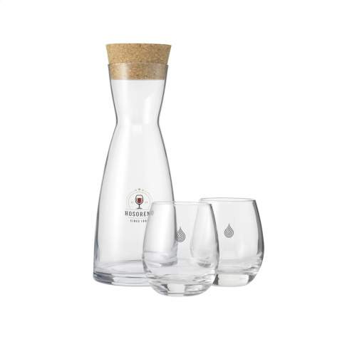 Elegant, glass carafe with a cork cap. For serving water, juice or alcoholic drinks. With a large opening for adding ice cubes. Easy to clean. Capacity 1,000 ml. The cap is supplied separately.