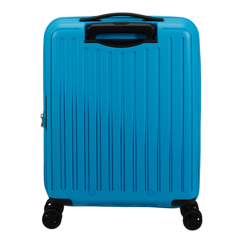 Maak kennis met Rejoy, een opvallende koffercollectie met heldere kleuren die een uitzonderlijke energie uitstralen. Verplaats je overal soepel dankzij de dubbele wielen en houd je spullen veilig achter het TSA-slot. Voor nog meer fun, kan je jouw koffer personaliseren zoals je wenst: kleef er letters en emoji's op om jouw avonturen helemaal uniek te maken. Reizen was nog nooit zo fijn!