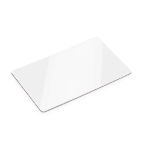 Stop deze RFID kaart in de portemonnee tussen passen en voorkom dat de bankpassen in de dezelfde rij kaarten gelezen kunnen worden door RFID scanners. De kaart is voorzien van een slijtvaste folie waarmee de frequentie van kaartlezers verstoord wordt. Door de verstoring is er geen effectief contact te maken met de chip van je bankpas, creditcard of ID kaart. Bedrukking op de witte zijde in full-colour.