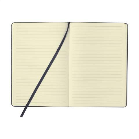 Praktisch notitieboekje in A5-formaat. Met harde PU cover, ca. 80 vel/160 pagina's crèmekleurig, gelinieerd papier (70 g/m²), elastische sluiting en leeslint.