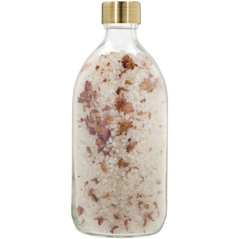 Time to spoil someone with a spa moment at home. The salt comes from the Dead Sea and has a moisturising and relaxing effect. After a bath with the Wellmark rose bath salts, your skin feels clean, healthy and supple. No bath at home? The bath salt can also be used to refresh and relax tired feet. The clear bottle (500 ml) with brass cap exudes luxury and contributes to the perfect spa moment. Made in the Netherlands.