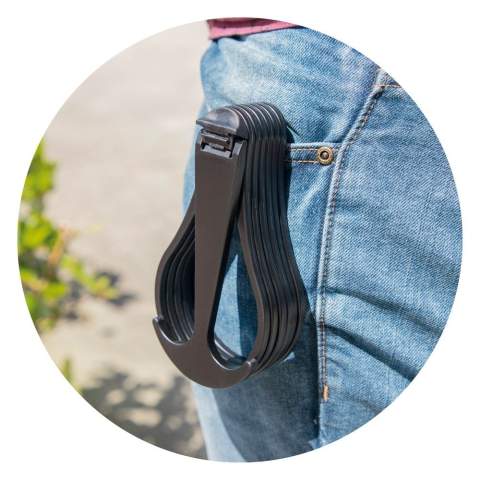 Universal cupholder for 6 cups or pints with a capacity from 18 up to 33cl. The collapsible Cupkeeper is easy to carry with you in your pocket or attached to a bag or belt with the hook on the back of the product. Reduce waste by replacing the carboard carrier with this reusable option. Suitable for most cups between 18-33cl. 