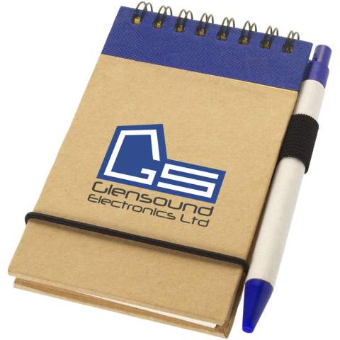 Il est facile de noter des idées rapides grâce au bloc-notes recyclé Zuse et au stylo de couleur assortie. Le petit bloc-notes contient 40 feuilles lignées de papier recyclé de référence A7, ce qui lui permet de se glisser dans n'importe quel sac, petit ou grand, d'être facile à tenir et surtout d'être un choix durable. Différentes options d'impression sont disponibles pour afficher n'importe quel logo sur l'extérieur de la couverture rigide.