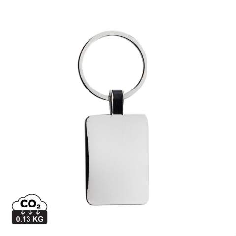 Porte-clés rectangulaire en alliage de zinc recyclé RCS. Contenu total recyclé : 84 % sur la base du poids total de l'article. La certification RCS garantit une chaîne d'approvisionnement entièrement certifiée des matériaux recyclés. Emballé dans un sachet en papier.