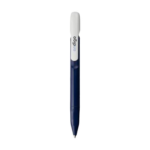 Blauwschrijvende balpen van het merk Senator®. Gemaakt van 95% R-ABS gerecycled materiaal en mooi gepolijst. De pen heeft een opvallend design door de bijzondere clip en het doordachte puntstuk met ergonomische grip. Made in Germany.  Lichte oneffenheden in het oppervlak van het gerecyclede materiaal zijn mogelijk.