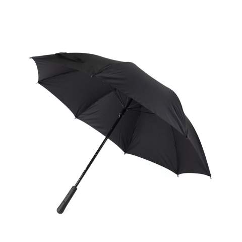 Parapluie anti-tempête de 23 pouces, élégant et moderne, qui vous gardera au sec même les jours de pluie les plus intenses. Sa taille compacte en fait le compagnon idéal pour les déplacements. Fabriqué en tissu pongé RPET 190T de première qualité, il offre une excellente protection contre la pluie tout en affichant un design élégant. Conçu avec un manche en métal et une armature en fibre de verre, ce parapluie garantit résistance et durabilité pour les conditions météorologiques difficiles. La poignée minimaliste en plastique ABS, avec une finition confortable en caoutchouc, ajoute une touche contemporaine et une prise en main sûre. Le système d'ouverture et de fermeture manuelle facilite l'utilisation. Doté de la technologie de traçage AWARE™, ce parapluie confirme l'utilisation authentique de matériaux recyclés, soulignant ainsi notre engagement en faveur d'un approvisionnement responsable.<br /><br />UmbrellaMechanism: Ouvrir/fermer manuellement<br />IsStormproof: true