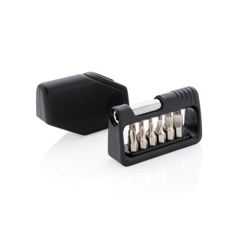 Set d'embouts avec 12 pcs et une extension en acier inoxydable (2 pouces). Les embouts contiennent: 3 clés TORX (10,15,25), 3 clés Allen ( 3mm, 4mm, 5 mm), 3 tournevis cruciforme (1.8mm, #0 #2), 3 tournevis plats (1.8 mm, #3 #5) avec un clip à ceinture pour attacher à la ceinture ou bien à la poche.