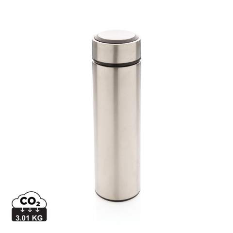 Houd koffie of thee lekker warm met deze roestvrijstalen vacuümfles met geborsteld metalen dop. De fles heeft een lekvrij schroefdop en maakt drinken van elke kant mogelijk. De brede opening maakt eenvoudige reiniging mogelijk. Capaciteit 450 ml. BPA-vrij.<br /><br />HoursHot: 5<br />HoursCold: 15