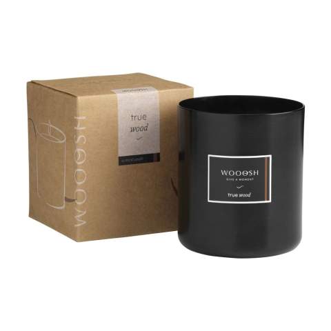 Exclusive Wooosh True Wood scented candle cast in a tasteful aluminium holder. This candle spreads a warm, woody scent throughout your home. The scented candle is made from eco-friendly soy wax with 5% aromatic fragrance oil. The pleasant scent broadens your mind and gives you peace. This luxurious scented candle, with approx. 20 burning hours, fits into any area of your home.  When you light the candle for the first time, let the top layer of wax melt completely. This ensures an even burn and the best possible fragrance experience. The perfect gift for any occasion. Each item is supplied in a luxurious Wooosh gift box.