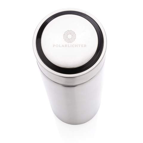 Houd koffie of thee lekker warm met deze roestvrijstalen vacuümfles met geborsteld metalen dop. De fles heeft een lekvrij schroefdop en maakt drinken van elke kant mogelijk. De brede opening maakt eenvoudige reiniging mogelijk. Capaciteit 450 ml. BPA-vrij.<br /><br />HoursHot: 5<br />HoursCold: 15