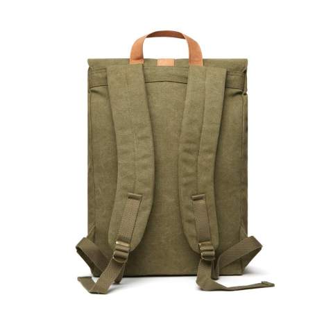 Sac élégant fabriqué avec 62% de matières recyclés.  Sacoche rembourrée pour ordinateur portable jusqu’à 17". Ce sac élégant et pratique vous accompagnera pendant de nombreuses années grâce à ses matériaux de haute qualité et à son allure classique. Le design épuré et polyvalent de ce sac en fait un choix idéal pour les personnes très actives. Fabriqué avec des matériaux recyclés certifiés GRS. La certification GRS garantit une chaîne d'approvisionnement entièrement certifiée pour les matériaux recyclés. Contenu recyclé sur la base du poids total de l'article.Convient aux ordinateurs d'une taille totale de 17 pouces. Veuillez noter que les dimensions de l'écran ne sont pas les mêmes que celles de l'ordinateur entier.<br /><br />FitsLaptopTabletSizeInches: 16.0