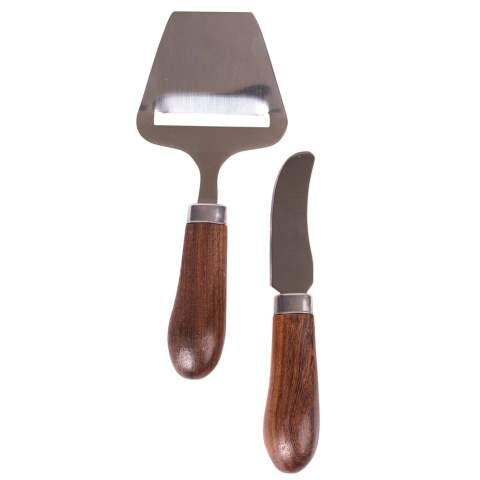 A cheese slicer and butter knife from the Astrid series, made in a combination of stainless steel and beautiful chocolate-brown wenge wood. The combination is exciting with a tough touch. The set comes in a gift box.