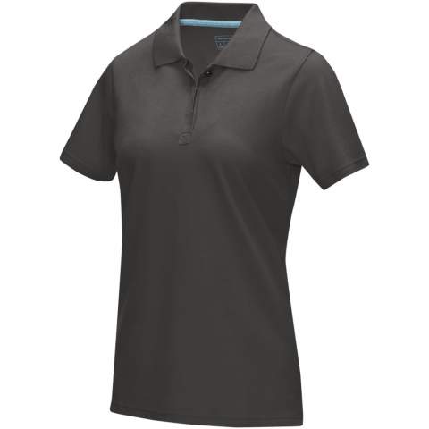 The Graphite short sleeve women's GOTS organic polo is a testament to both style and sustainability. Crafted from GOTS certified 180 g/m² soft and comfortable organic cotton, this polo combines ethical manufacturing with exceptional comfort. This polo is designed with a fitted shape for a feminine look. Adding to its sustainability, the polo features GRS certified buttons, further reducing its environmental impact. With its timeless design the Graphie polo effortlessly elevates your style for any occasion. GOTS certification ensures a 100% certified supply chain from raw material to our printing techniques, making this garment an eco-friendly choice. Choose sustainability without compromising on style with the Graphite polo.