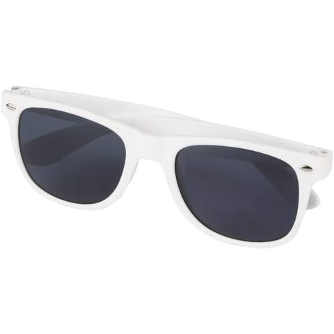 These sustainable retro-designed sunglasses are the ideal promotional giveaway during summer festivals, events, or other sunny outdoor activities. The sunglasses are lightweight and comfortable to wear, and they are manufactured from recycled plastic for a more sustainable choice. Conforms to EN ISO 12312-1 and has UV400 lenses which are rated as category 3, making it the perfect choice for protection against bright sunlight.