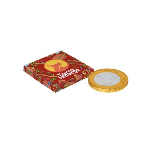 Vierkant doosje voorzien van een all-over full colour bedrukking en gevuld met een chocolademunt