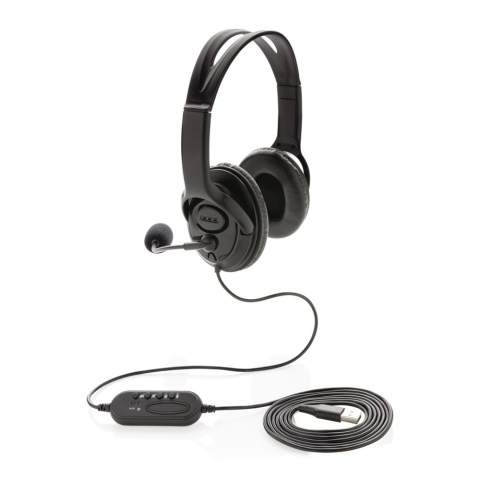 PC USB-stereo hoofdtelefoon met in-line geluidskaart en volume / mute-regeling levert superieur stereogeluid, terwijl de microfoon zorgt voor helder geluid tijdens gesprekken. Deze lichtgewicht over-ear headset van ABS-materiaal is ontworpen voor dagelijks langdurig gebruik en werkt met pc en Mac®. Met 2 meter USB A-kabel voor een optimale verbinding met elke computer. Perfect voor bellen en videogesprekken.