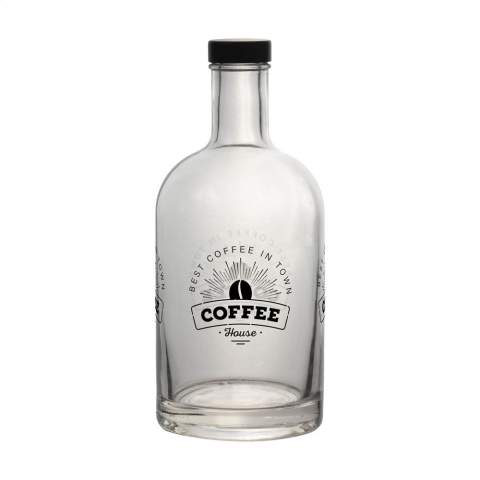 Stilvolle Glaswasserflasche mit Schraubverschluss und stabilem Boden. Das zeitlose Design macht diese Flasche ideal als Tischflasche und besonders geeignet für den Einsatz in der Gastronomie. Die Flasche ist spülmaschinengeeignet, der Verschluss nicht. Um den Aufdruck zu erhalten, wird Handwäsche empfohlen. Fassungsvermögen 700 ml.