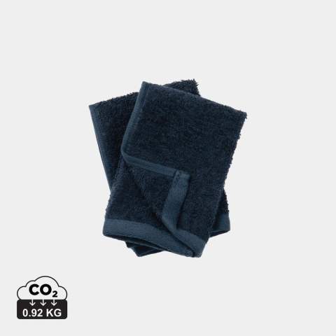 Serviette composée de 68 % de coton et de 32 % de Lyocell. Le Lyocell est une fibre naturelle extraite de forêts certifiées. Le processus est aussi économe en énergie et en produits chimiques que possible. Le résultat est un tissu frais, doux et durable, avec un toucher agréable et, grâce au mélange de Lyocell, une excellente capacité d'absorption. Fabriqué dans une gamme de couleurs terreuses et dans une variété de tailles.