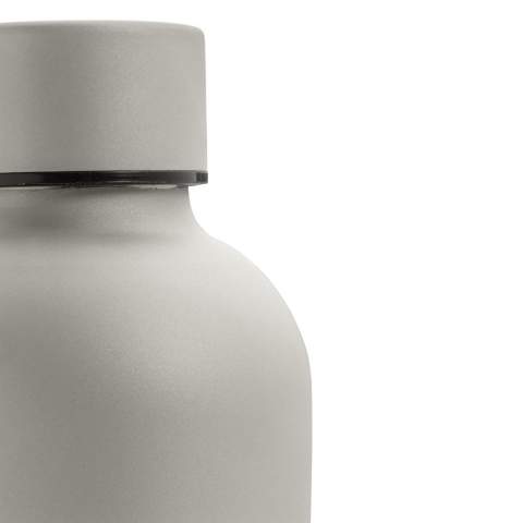 Perfect voor de hele dag hydratatie, de Impact dubbelwandige vacuümfles houdt je de hele dag verfrist. Met een minimalistisch maar stijlvol ontwerp maak je overal indruk! Houdt je drankje 5 uur warm of 15 uur koud. Capaciteit 500 ml. BPA-vrij.