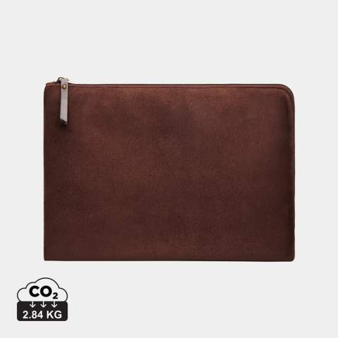 A smart padded computer case for a 16" laptop. This versatile case is ideal for carrying your computer safely and stylishly no matter the occasion. The high quality design includes a smooth fit for ease of use, supple PU and subtle metal details with a brass finish. The slim and elegant design fits easily into your bag or suitcase. Business travel has never been more stylish!Suitable for computers with an overall size of 17 inches. Please note that the dimensions of the display are not the same as the dimensions of the entire computer.<br /><br />FitsLaptopTabletSizeInches: 16.0