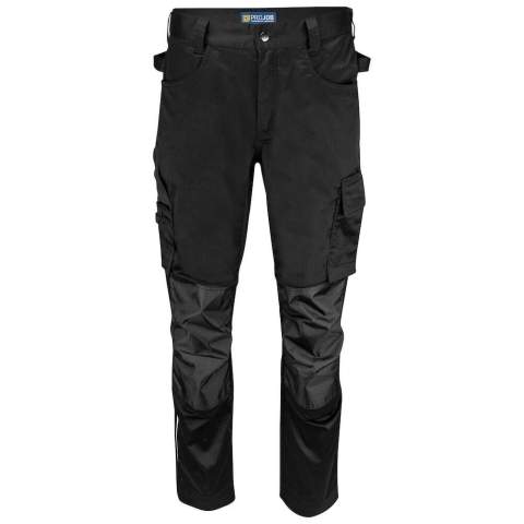 • stretchbroek met verhoogde flexibiliteit<br />• stretch inzetstuk aan het kruis voor verhoogd comfort en flexibiliteit<br />• ruime zijzakken<br />• de spijkerzakken voorzien van een extra zak of lussen voor gereedschap<br />• achterzakken afsluitbaar met klep voorzien van velcro <br />• meterzak en zak met mesknoop<br />• twee hamerlussen, één aan elke zijde<br />• reflectiebiezen aan beide zijden voor verhoogde zichtbaarheid<br />• versterkte kniezakken aan de buitenzijde, aan de binnenzijde verstelbaar<br />• versterkte meterzak<br />• de maten C42-C64 kunnen verlengd worden met 5 cm (extra zoom)