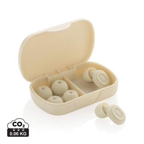 Bouchons d'oreille Sereva sont conçus pour offrir un confort et une efficacité exceptionnels, ce qui en fait un compagnon idéal dans diverses situations. Avec un indice de réduction du bruit de 36 dB, ces bouchons d'oreille bloquent efficacement les sons indésirables, ce qui vous permet de vous concentrer, de vous détendre ou de dormir sans être dérangé. Fabriqués en silicone de haute qualité, les bouchons d'oreille Sereva sont doux et confortables, ce qui permet de les porter pendant de longues périodes sans gêne. Ils sont fournis avec trois tailles d'embouts, ce qui permet de les adapter à différentes formes d'oreilles. Fabriqués à partir de matériaux recyclés certifiés RCS, notamment de l'ABS et du silicone recyclés. La norme RCS (Recycled Claim Standard) permet de vérifier le contenu recyclé d'un produit tout au long de la chaîne d'approvisionnement. Contenu recyclé total : 74 % sur la base du poids total de l'article. Sans PVC.<br /><br />PVC free: true