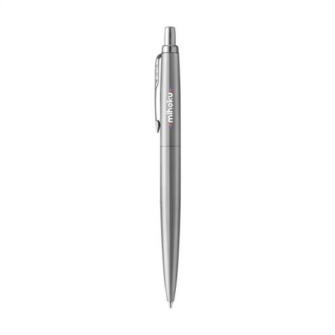 Blue ballpoint pen from Parker. Available in a completely grey stainless steel casing, with a matte barrel and shiny metal accents such as the push button and the iconic spring-loaded arrow clip. This XL version retains all the characteristics of the iconic Jotter but is larger in size. Both the length and diameter are increased by 7%, offering a comfortable writing experience for anyone who prefers a bigger ballpoint pen. Equipped with a Parker refill for a smooth and consistent writing experience. An elegant and exclusive model that stands out for its refined look and powerful appearance. Supplied in a Parker gift box. Made in Europe.