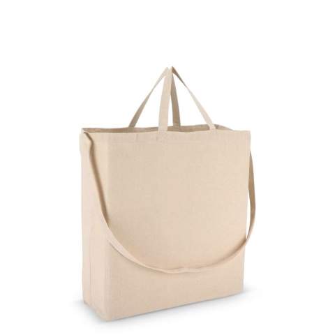 Praktische Baumwolltasche aus 220 g/m² mit einem langen Griff zum Tragen über der Schulter oder am Körper und zwei kurzen Griffen zum Tragen in der Hand. Ideal für den täglichen Gebrauch oder für Veranstaltungen. Oeko-Tex® zertifiziert für sichere, geprüfte Materialien.
