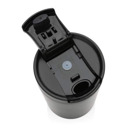 Deze dubbelwandige vacuüm lekvrije mok met slot heeft de perfecte maat voor uw drankje. Het lekvrije klepdeksel is ontworpen voor gemakkelijk openen/sluiten en onderweg gebruiken. Vacuümisolatie houdt dranken tot 5 uur warm en tot 15 uur koud. Gemaakt met RCS (Recycled Claim Standard) gecertificeerde gerecyclede materialen. RCS-certificering zorgt voor een volledig gecertificeerde toeleveringsketen van de gerecyclede materialen. Totaal gerecycled materiaal: 80% op basis van het totale gewicht van het item. Capaciteit 300ml. BPA-vrij.<br /><br />HoursHot: 5<br />HoursCold: 15