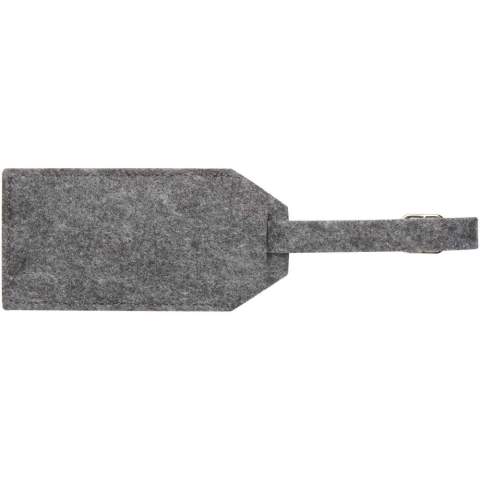 Het Tie RPET-bagagelabel is een must-have voor elke reiziger, ontworpen om je bagage gemakkelijk herkenbaar te houden. Het heeft een papieren inlegvel voor persoonlijke gegevens en een doorzichtige beschermhoes om beschadiging te voorkomen.