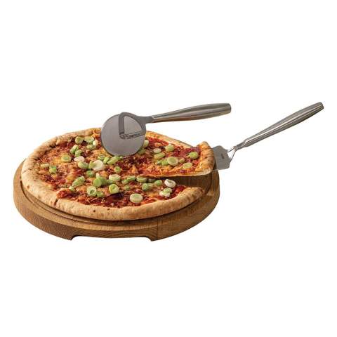 Snijd en serveer je favoriete pizza in stijl met de Pizzaset Copenhagen van het merk Boska – een B Corporation gecertificeerd bedrijf. Deze vaatwasser- en koelkastbestendige set bevat een lichtgewicht pizzasnijder en spatel, beide gemaakt van hoogwaardig roestvrijstaal. De set is niet alleen perfect voor pizza, maar ook voor andere lekkernijen zoals flammkuchen en taart. Bovendien wordt het geleverd met een levenslange garantie.<br /><br />PVC free: true
