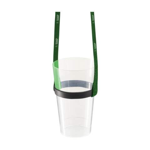 Schlüsselband aus stark gewebtem RPET-Polyester mit universellem Silikon-Getränkehalter (Ø 6 cm). Inklusive Vollfarbsublimationsdruck aufbeiden Seiten des Schlüsselbandes. Ein schönes Gadget auf Festivals und Events. So haben Sie die Hände frei und haben Ihren eigenen Mehrwegbecher immer griffbereit. Hergestellt in Europa. Das Lanyard wird ohne Becher geliefert.
