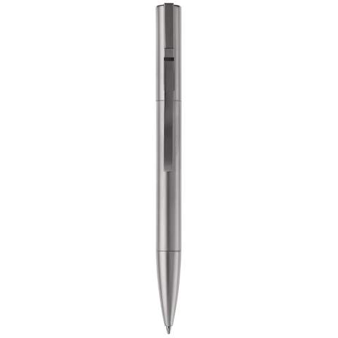 A Toppoint designed metal ball pen with integrated USB 2.0 flash drive which is positioned in the holder of the ball pen. Including European metal ink holder (standard: blue ink).