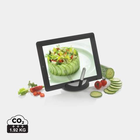 Chef is de ideale standaard voor alle creatieve koks. De robuuste touch pen maakt het makkelijk om in de keuken om te gaan met uw tablet zonder dat uw scherm vies wordt. Geregistreerd ontwerp®