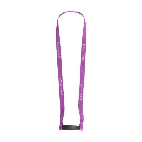 Schlüsselband aus stark gewebtem RPET-Polyester mit universellem Silikon-Getränkehalter (Ø 6 cm). Inklusive Vollfarbsublimationsdruck aufbeiden Seiten des Schlüsselbandes. Ein schönes Gadget auf Festivals und Events. So haben Sie die Hände frei und haben Ihren eigenen Mehrwegbecher immer griffbereit. Hergestellt in Europa. Das Lanyard wird ohne Becher geliefert.