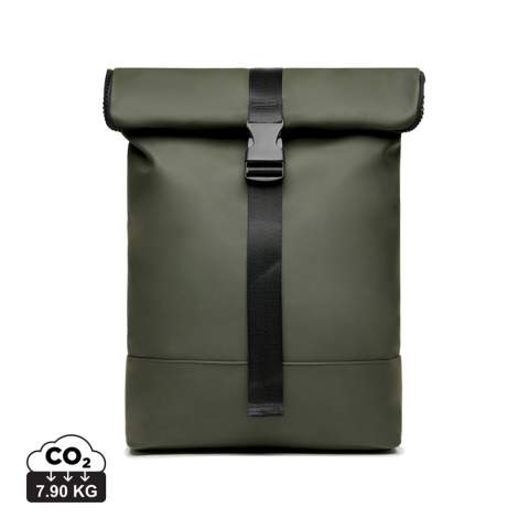 A chic, contemporary bag in supple PU. This versatile design can be carried as either a rucksack or a tote bag - commute with the bag comfortably on your back and then simply carry it over your arm if you're going out for lunch. The clever padded computer pocket is the perfect place to store your devices. You can also attach this bag to your bike frame. The perfect combination of practicality and style! Suitable for computers with an overall size of 17 inches. Please note that the dimensions of the display are not the same as the dimensions of the entire computer.