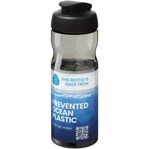 Bouteille de sport à simple paroi avec design ergonomique. La bouteille est faite à partir de plastique provenant de l'organisation Prevented Ocean Plastic. Le plastique est collecté à moins de 50 km d'un littoral océanique ou d'une voie navigable importante qui se jette dans l'océan. Il est ensuite trié et transformé en plastique recyclé de grande qualité et qui peut être en contact avec la nourriture en toute sécurité. La bouteille dispose d’un couvercle anti-déversement avec dessus à bascule, en plusieurs couleurs. Capacité de 650 ml. Couleurs à mélanger et assortir pour créer la bouteille parfaite. Pour plus de couleurs, contactez-nous. Fabriqué au Royaume-Uni. Emballée dans un sac en plastique PE recyclé. En raison de la nature du matériau recyclé, il peut y avoir quelques petites marques sur le corps de la bouteille.