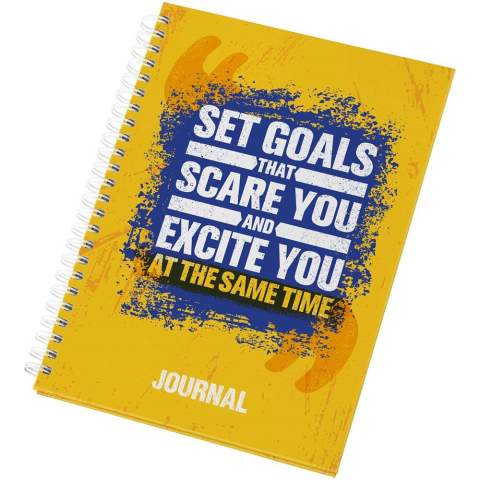 Le journal à couverture rigide Desk-Mate® A5 avec papier 80 g/m2 est un compagnon pour toutes vos pensées, notes et idées. Le format compact A5 est parfait pour l'écriture en déplacement ou la tenue d'un journal quotidien. Idéal pour les étudiants, les professionnels ou toute personne à la recherche d'un espace fiable où puiser l'inspiration. Les modèles de journaux sont disponibles en anglais, français, allemand, espagnol, italien, polonais et néerlandais.