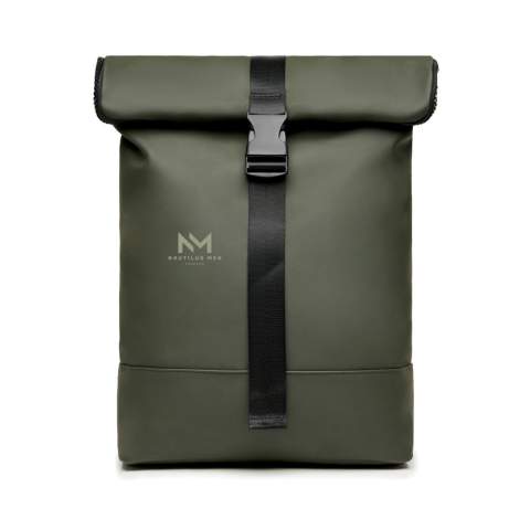 A chic, contemporary bag in supple PU. This versatile design can be carried as either a rucksack or a tote bag - commute with the bag comfortably on your back and then simply carry it over your arm if you're going out for lunch. The clever padded computer pocket is the perfect place to store your devices. You can also attach this bag to your bike frame. The perfect combination of practicality and style! Suitable for computers with an overall size of 17 inches. Please note that the dimensions of the display are not the same as the dimensions of the entire computer.